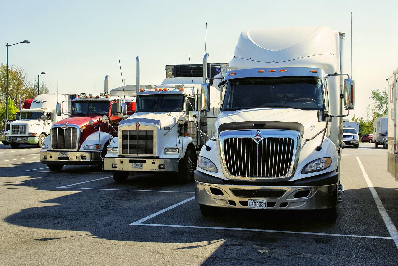 Commercial Truck Parking in the United States